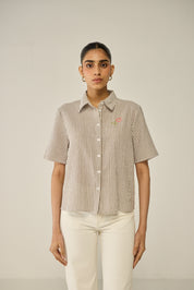 Half sleeve shirt