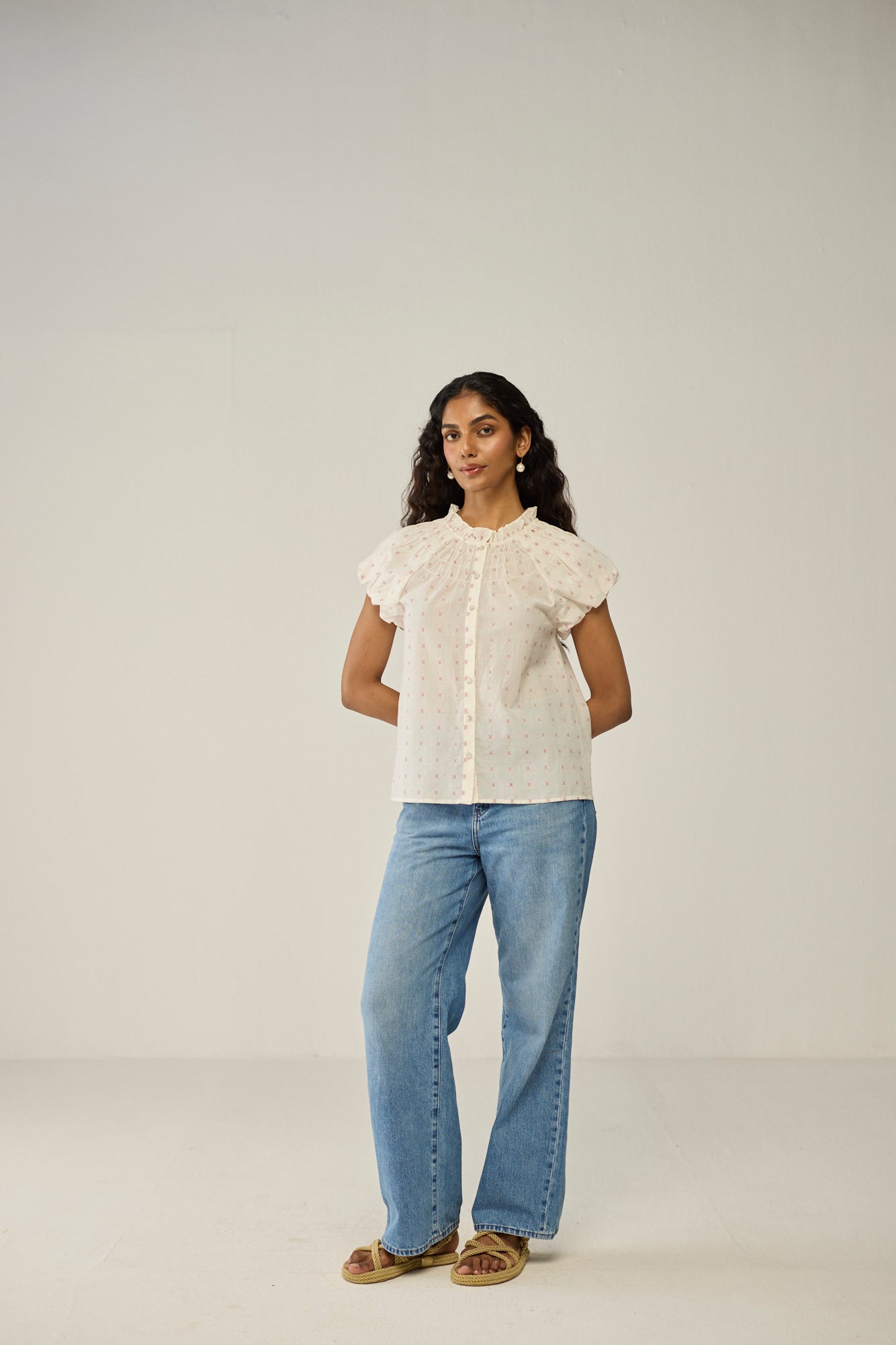 Round neck buttoned blouse
