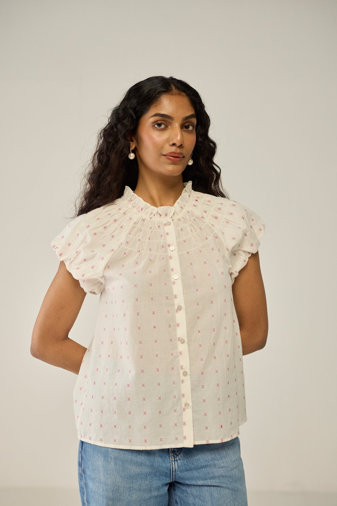 Round neck buttoned blouse