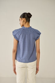 Round neck buttoned blouse