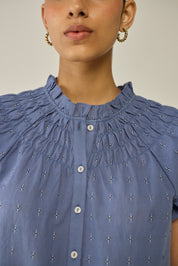 Round neck buttoned blouse
