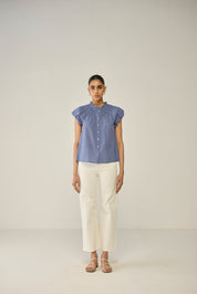 Round neck buttoned blouse