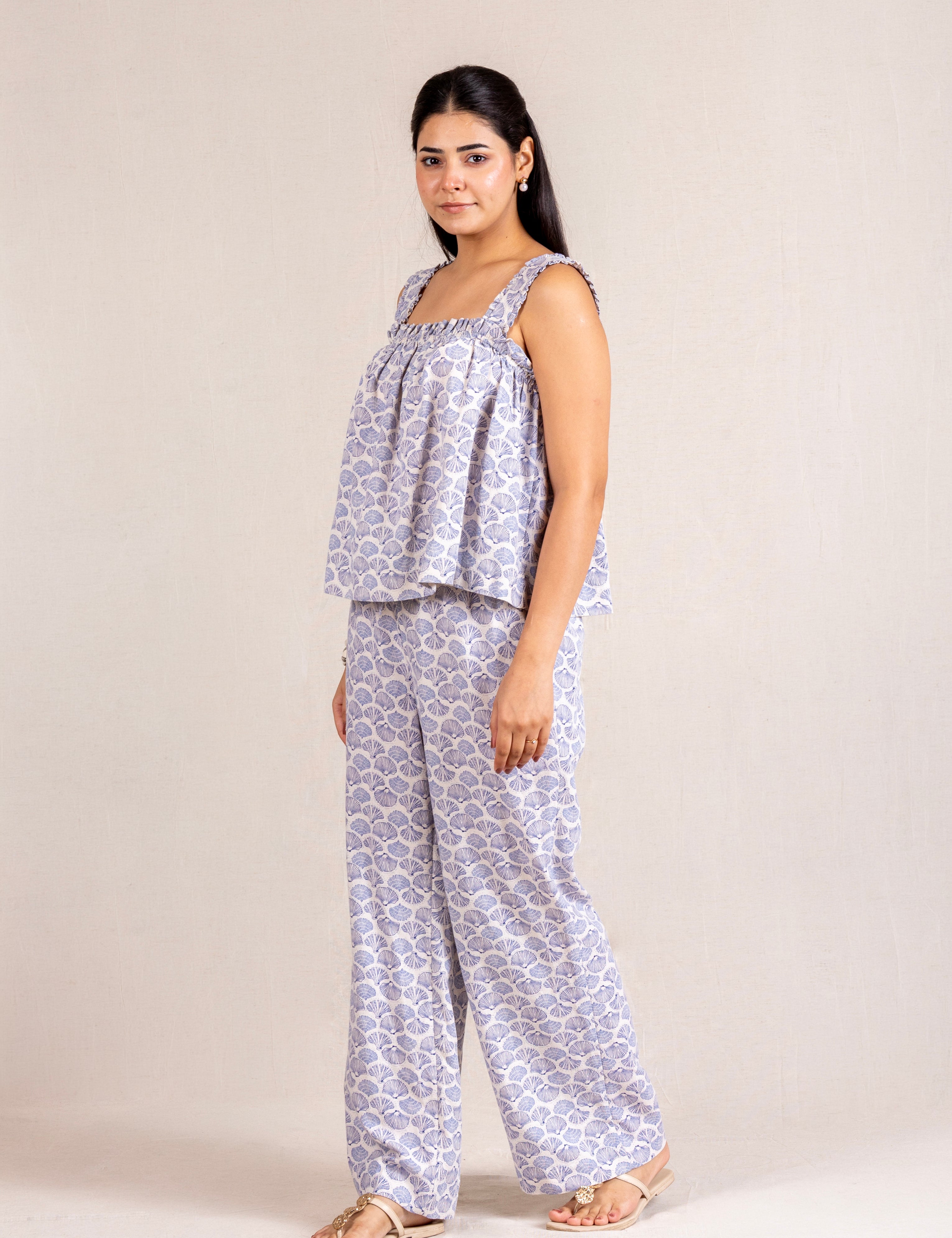 Blue shell print set